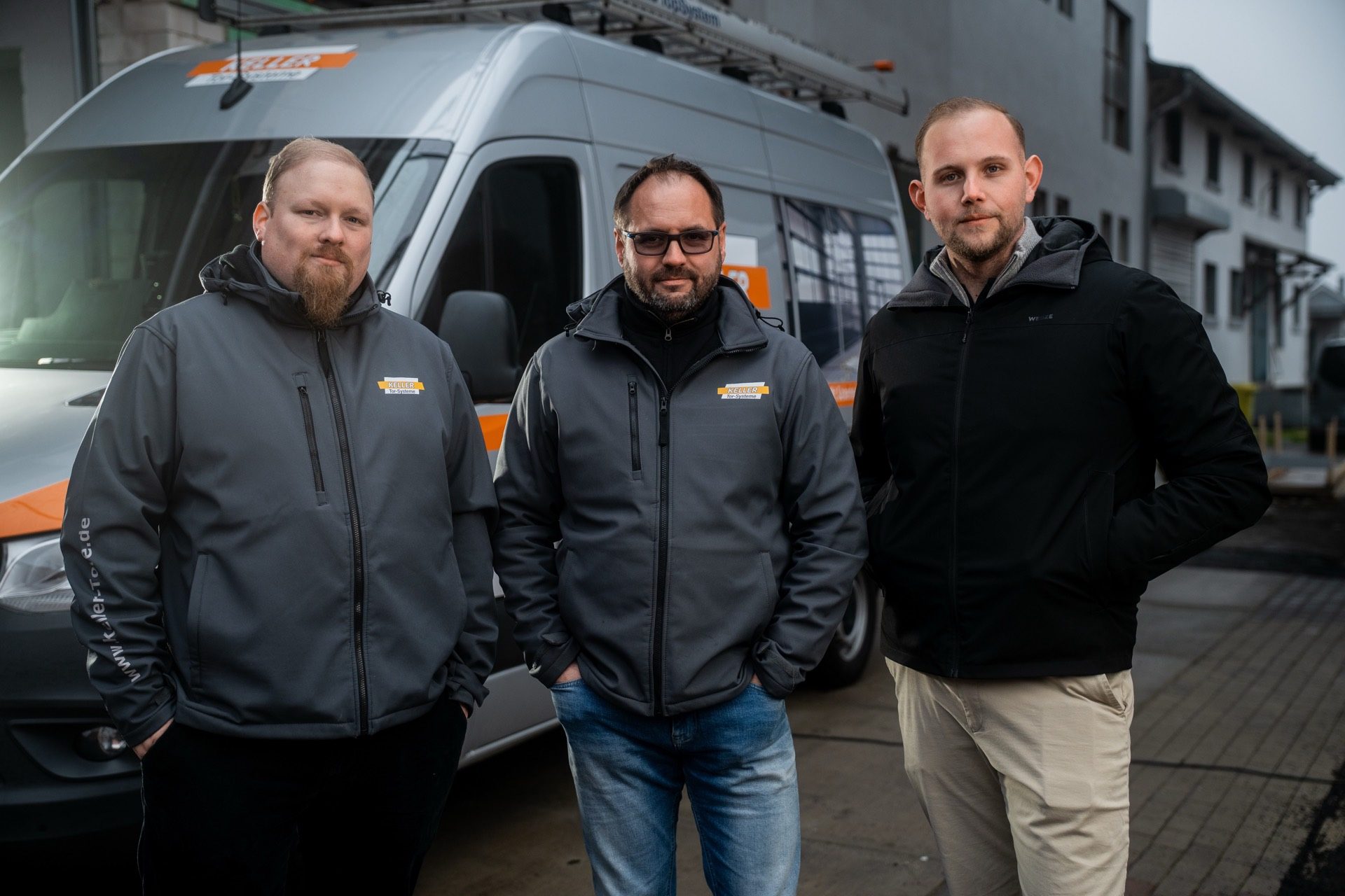 Korthauer Kunden-Team vor ihrem Betrieb